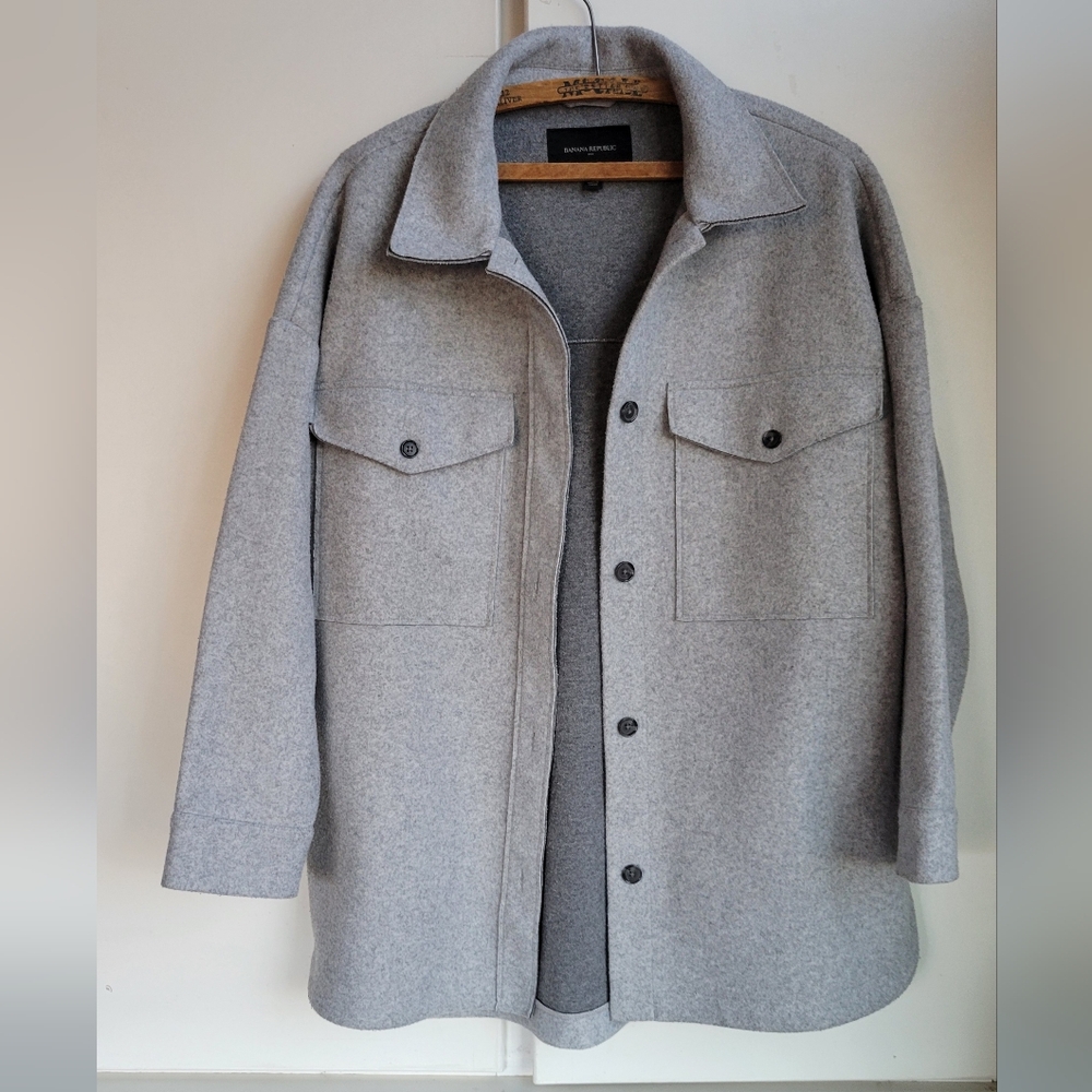 Banana Republic Women’s Button Front Shacket Jacket size M Grey